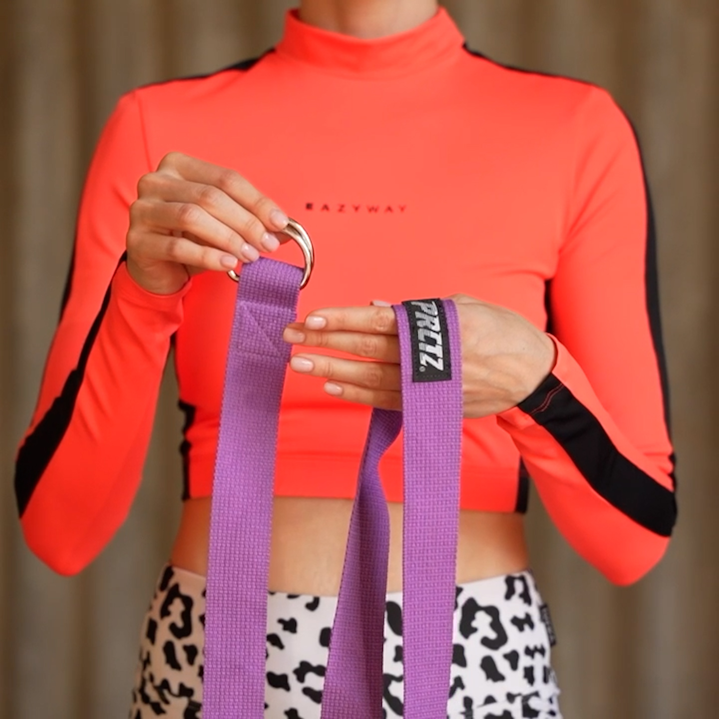 Ремень для йоги с металлическим карабином PRCTZ YOGA STRAP, фиолет.